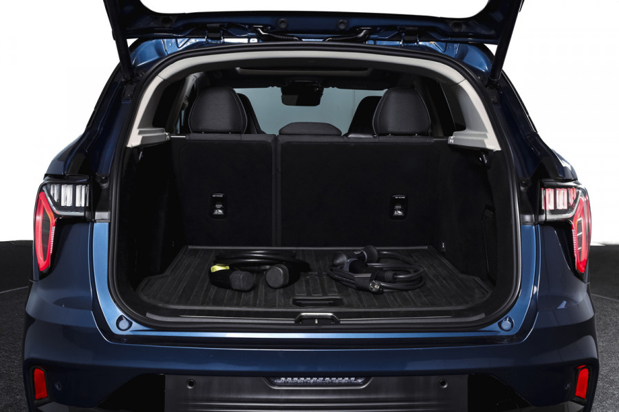 Lynk & Co 01 1.5 PHEV 261PK MY22 Orig. NL | Black Pakket | Afn. Trekhaak | 360 Camera | S/K-panodak | Adapt. Cruise | Memory | Elek. klep | LM 20" |