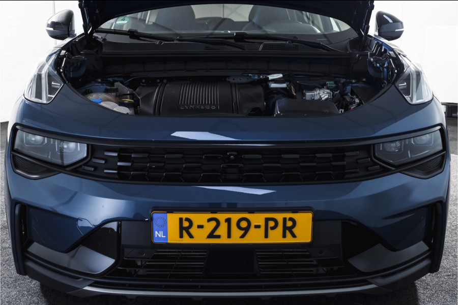 Lynk & Co 01 1.5 PHEV 261PK MY22 Orig. NL | Black Pakket | Afn. Trekhaak | 360 Camera | S/K-panodak | Adapt. Cruise | Memory | Elek. klep | LM 20" |