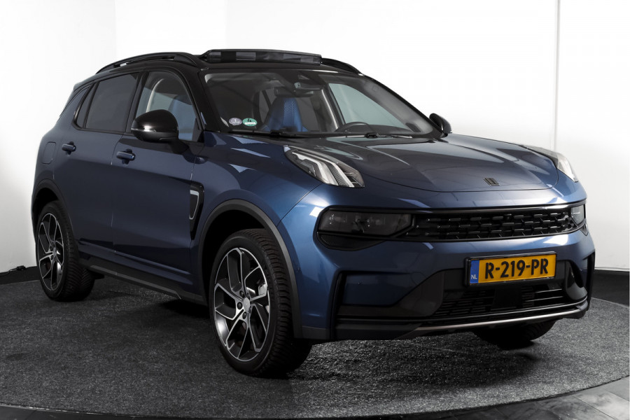 Lynk & Co 01 1.5 PHEV 261PK MY22 Orig. NL | Black Pakket | Afn. Trekhaak | 360 Camera | S/K-panodak | Adapt. Cruise | Memory | Elek. klep | LM 20" |