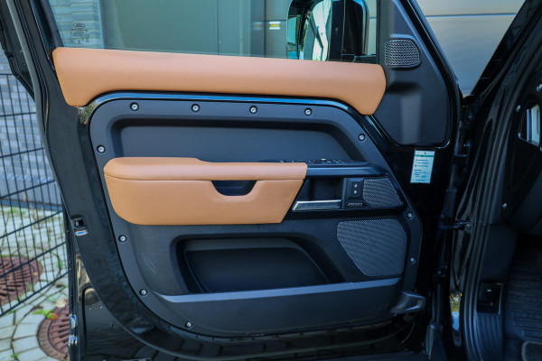 Land Rover Defender 110 2.0 P400e 110 X-Dynamic HSE | PANO | MERIDIAN SURROUND | STOELKOELING | 360 | STOEL/STUURVERW | 22'' | LUCHTVERING |