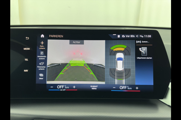 BMW iX1 xDrive30 M-Styling Launch Edition 67 kWh (3-Fase-11kW) {SoH-99%) (INCL.BTW) *LEATHER-MICROFIBRE | FULL-LED | HARMAN/KARDON | WIDESCREEN-DIGI-COCKPIT | CAMERA | PRIVACY-GLASS | SHIFT-PADDLES | SPORT-SEATS | NAVI-FULLMAP | DAB+ | 18''ALU | TOWBAR*