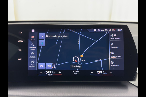 BMW iX1 xDrive30 M-Styling Launch Edition 67 kWh (3-Fase-11kW) {SoH-99%) (INCL.BTW) *LEATHER-MICROFIBRE | FULL-LED | HARMAN/KARDON | WIDESCREEN-DIGI-COCKPIT | CAMERA | PRIVACY-GLASS | SHIFT-PADDLES | SPORT-SEATS | NAVI-FULLMAP | DAB+ | 18''ALU | TOWBAR*