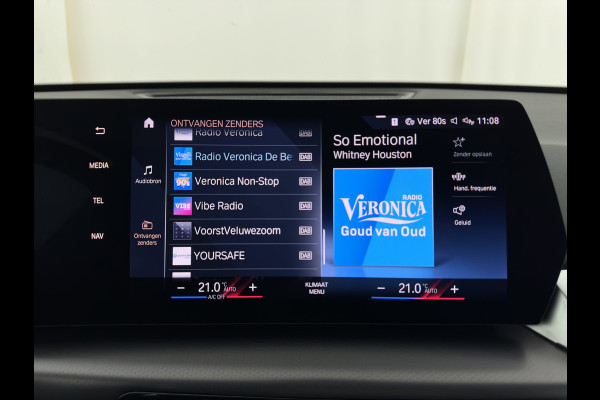 BMW iX1 xDrive30 M-Styling Launch Edition 67 kWh (3-Fase-11kW) {SoH-99%) (INCL.BTW) *LEATHER-MICROFIBRE | FULL-LED | HARMAN/KARDON | WIDESCREEN-DIGI-COCKPIT | CAMERA | PRIVACY-GLASS | SHIFT-PADDLES | SPORT-SEATS | NAVI-FULLMAP | DAB+ | 18''ALU | TOWBAR*