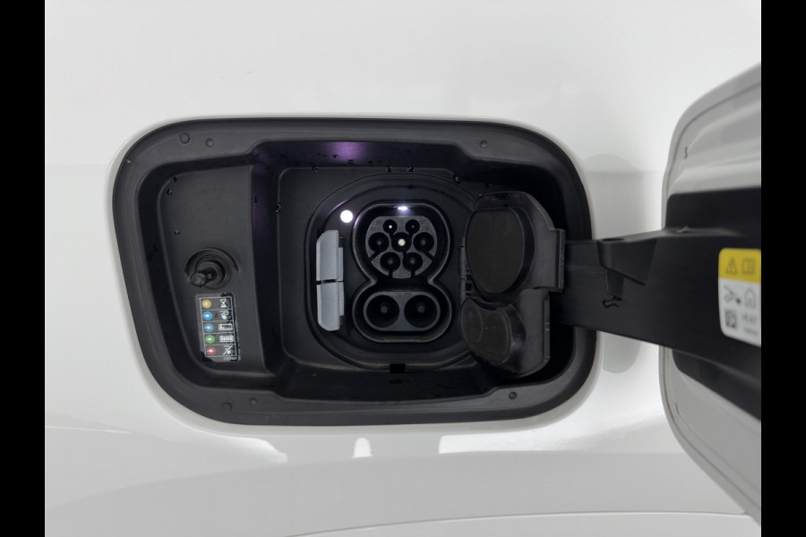 BMW iX1 xDrive30 M-Styling Launch Edition 67 kWh (3-Fase-11kW) {SoH-99%) (INCL.BTW) *LEATHER-MICROFIBRE | FULL-LED | HARMAN/KARDON | WIDESCREEN-DIGI-COCKPIT | CAMERA | PRIVACY-GLASS | SHIFT-PADDLES | SPORT-SEATS | NAVI-FULLMAP | DAB+ | 18''ALU | TOWBAR*