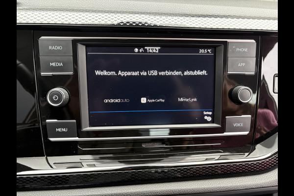 Volkswagen Polo 1.0 TSI Life Airco - Apple carplay - Navigatie - Parkeersensoren voor en achter - Licht metalen velgen 17 inch - Radio - Regensensor - Cruise control - Led verlichting - Bluetooth - Elektrische ramen - Start/stop systeem - Stuur leder - Stuur multifunctioneel - Centrale vergrendeling met afstandsbediening