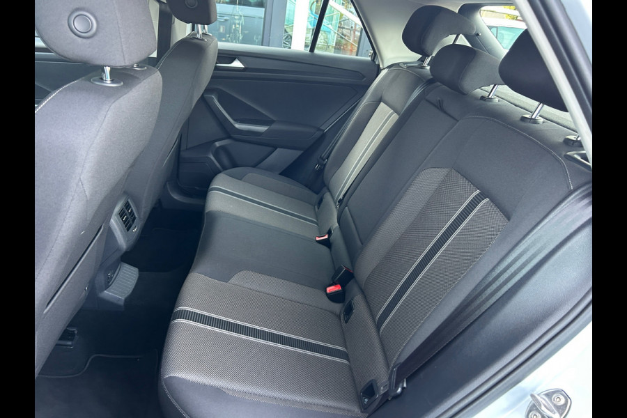 Volkswagen T-Roc 1.0 TSI Style Adap Cruise Apple Carplay NL-Auto Rijklaarprijs!