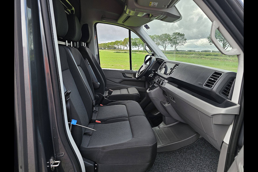 Volkswagen Crafter 35 2.0 TDI L4H3 4Motion Cruise control, Airco, Standkachel, Pdc, Carplay, Navi, Camera, Led, Lane-assist, Stoelverwarming, Dodehoek detectie