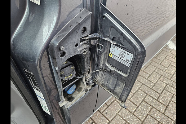 Volkswagen Crafter 35 2.0 TDI L4H3 4Motion Cruise control, Airco, Standkachel, Pdc, Carplay, Navi, Camera, Led, Lane-assist, Stoelverwarming, Dodehoek detectie
