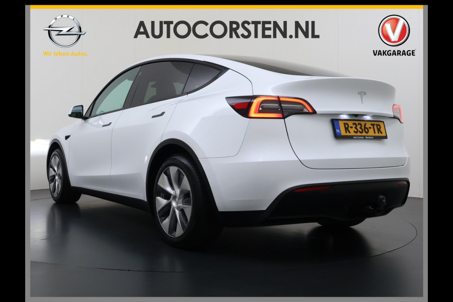 Tesla Model Y RWD 300PK LFP SOH 90% Trekhaak Warmtepomp Leder Camera's Elek.Stoelen+Memory Google®-Navi Panoramadak Stoel+Stuurverwarming Privacy Glas Lmv 19" Led Draadloos Tel. Laden Isofix AMD Ryzen™ Premium Audio 1.600KG Trekgewicht 1e Eigenaar Origineel Nederlandse Auto