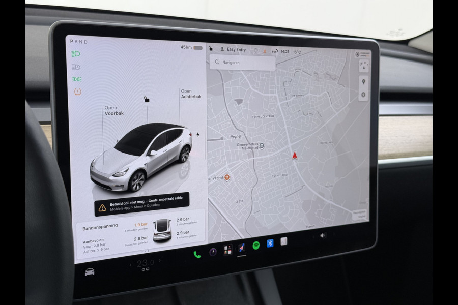 Tesla Model Y RWD 300PK LFP SOH 90% Trekhaak Warmtepomp Leder Camera's Elek.Stoelen+Memory Google®-Navi Panoramadak Stoel+Stuurverwarming Privacy Glas Lmv 19" Led Draadloos Tel. Laden Isofix AMD Ryzen™ Premium Audio 1.600KG Trekgewicht 1e Eigenaar Origineel Nederlandse Auto
