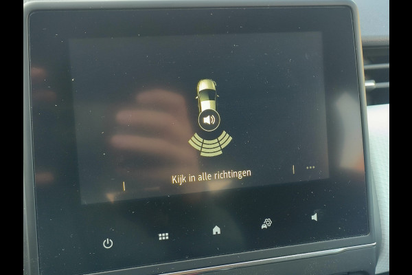 Renault Clio 1.0 TCe 90 Evolution uit 2023 Rijklaar + 12 maanden Bovag-garantie “Sinds 1970 | 5.000+ reviews | Score 9,5 | Service zoals ’t hoort” Henk Jongen Auto's in Helmond,  al 50 jaar service zoals 't hoort!