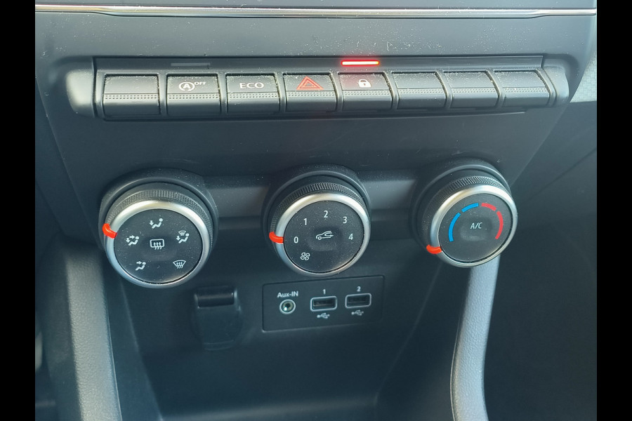 Renault Clio 1.0 TCe 90 Evolution uit 2023 Rijklaar + 12 maanden Bovag-garantie “Sinds 1970 | 5.000+ reviews | Score 9,5 | Service zoals ’t hoort” Henk Jongen Auto's in Helmond,  al 50 jaar service zoals 't hoort!