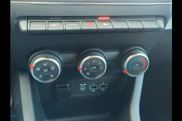 Renault Clio 1.0 TCe 90 Evolution uit 2023 Rijklaar + 12 maanden Bovag-garantie “Sinds 1970 | 5.000+ reviews | Score 9,5 | Service zoals ’t hoort” Henk Jongen Auto's in Helmond,  al 50 jaar service zoals 't hoort!