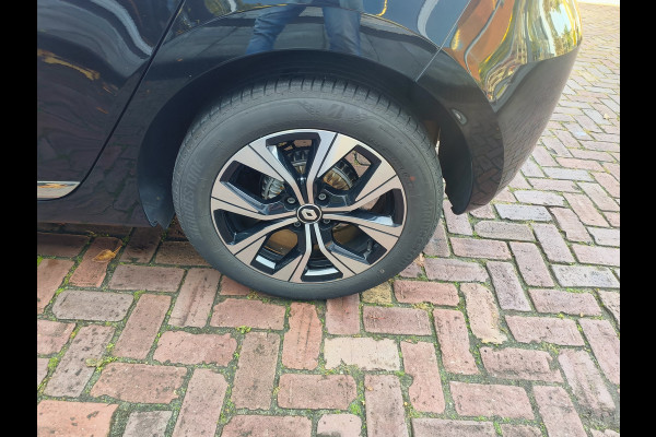 Renault Clio 1.0 TCe 90 Evolution uit 2023 Rijklaar + 12 maanden Bovag-garantie “Sinds 1970 | 5.000+ reviews | Score 9,5 | Service zoals ’t hoort” Henk Jongen Auto's in Helmond,  al 50 jaar service zoals 't hoort!