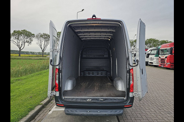 Mercedes-Benz Sprinter 317 L2H2 Cruise control, Airco, Pdc, Mbux, Carplay, Camera, Climate control