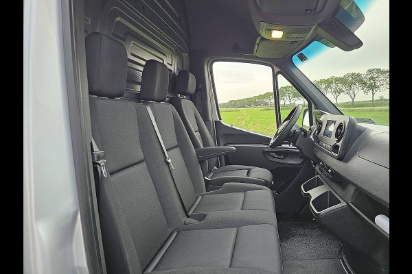 Mercedes-Benz Sprinter 317 L2H2 Cruise control, Airco, Pdc, Mbux, Carplay, Camera, Climate control