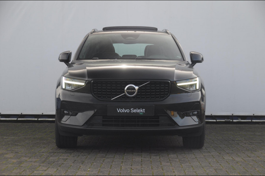 Volvo XC40 B3 177PK Automaat Ultimate Dark / Adaptive cruise control  / Elektrische stoelen / Harman Kardon audio / Pilot assist / Stoel en stuur verwarming / Elektrische achterklep / Parkeersensoren met camera