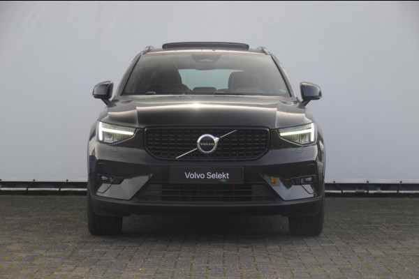 Volvo XC40 B3 177PK Automaat Ultimate Dark / Adaptive cruise control  / Elektrische stoelen / Harman Kardon audio / Pilot assist / Stoel en stuur verwarming / Elektrische achterklep / Parkeersensoren met camera