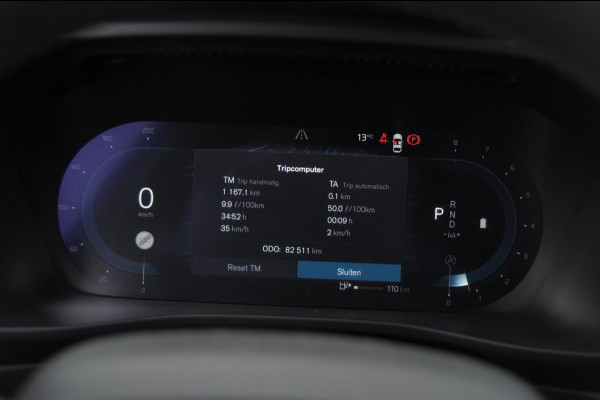 Volvo XC40 B3 177PK Automaat Ultimate Dark / Adaptive cruise control  / Elektrische stoelen / Harman Kardon audio / Pilot assist / Stoel en stuur verwarming / Elektrische achterklep / Parkeersensoren met camera