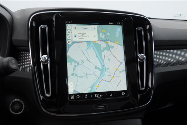 Volvo XC40 B3 177PK Automaat Ultimate Dark / Adaptive cruise control  / Elektrische stoelen / Harman Kardon audio / Pilot assist / Stoel en stuur verwarming / Elektrische achterklep / Parkeersensoren met camera