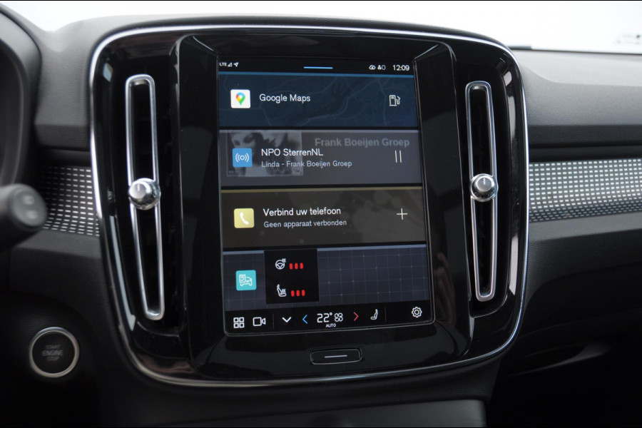 Volvo XC40 B3 177PK Automaat Ultimate Dark / Adaptive cruise control  / Elektrische stoelen / Harman Kardon audio / Pilot assist / Stoel en stuur verwarming / Elektrische achterklep / Parkeersensoren met camera