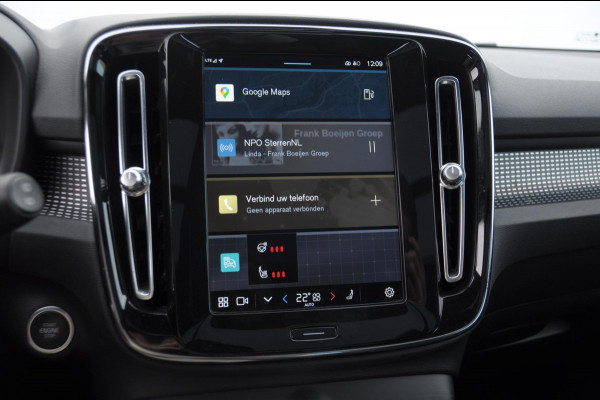Volvo XC40 B3 177PK Automaat Ultimate Dark / Adaptive cruise control  / Elektrische stoelen / Harman Kardon audio / Pilot assist / Stoel en stuur verwarming / Elektrische achterklep / Parkeersensoren met camera