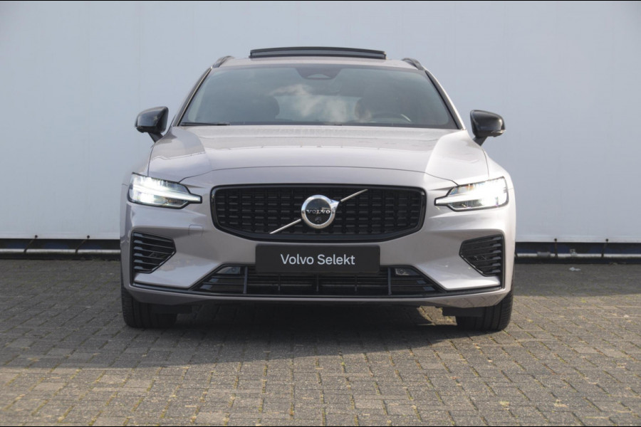 Volvo V60 T8 455PK Automaat Plug-in hybrid AWD Plus Dark Trekhaak / Head up display / / Trekhaak / Panoramadak / Keyless entry / Elektrische achterklep / Stoel - en stuurwielverwarming / BLIS / Adaptieve cruise control / Parkeersensoren met camera