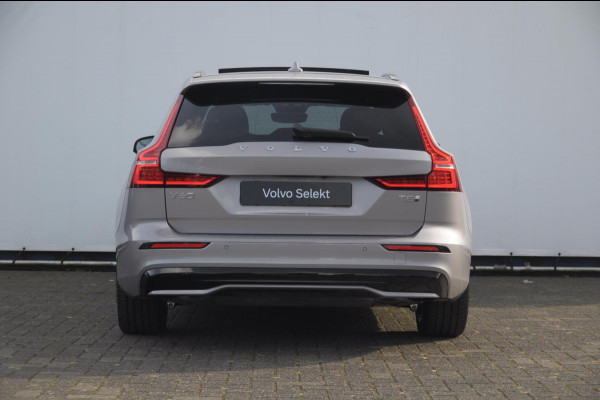 Volvo V60 T8 455PK Automaat Plug-in hybrid AWD Plus Dark Trekhaak / Head up display / / Trekhaak / Panoramadak / Keyless entry / Elektrische achterklep / Stoel - en stuurwielverwarming / BLIS / Adaptieve cruise control / Parkeersensoren met camera