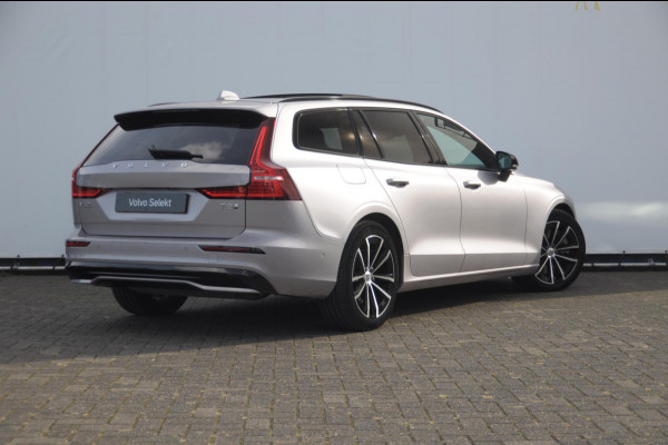 Volvo V60 T8 455PK Automaat Plug-in hybrid AWD Plus Dark Trekhaak / Head up display / / Trekhaak / Panoramadak / Keyless entry / Elektrische achterklep / Stoel - en stuurwielverwarming / BLIS / Adaptieve cruise control / Parkeersensoren met camera