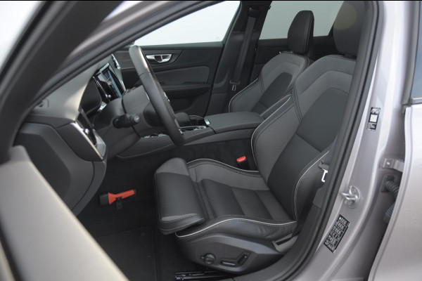 Volvo V60 T8 455PK Automaat Plug-in hybrid AWD Plus Dark Trekhaak / Head up display / / Trekhaak / Panoramadak / Keyless entry / Elektrische achterklep / Stoel - en stuurwielverwarming / BLIS / Adaptieve cruise control / Parkeersensoren met camera