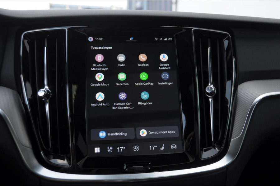 Volvo V60 T8 455PK Automaat Plug-in hybrid AWD Plus Dark Trekhaak / Head up display / / Trekhaak / Panoramadak / Keyless entry / Elektrische achterklep / Stoel - en stuurwielverwarming / BLIS / Adaptieve cruise control / Parkeersensoren met camera
