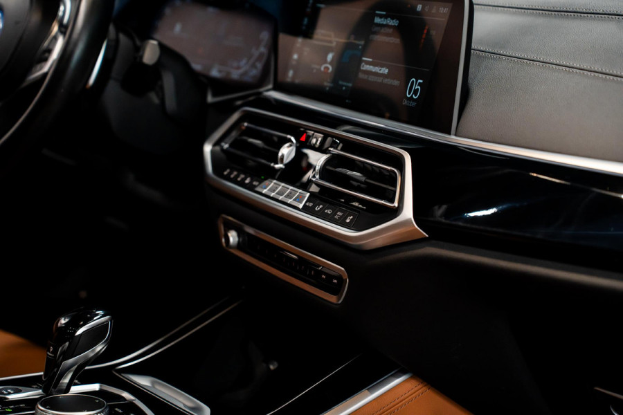 BMW X5 xDrive45e High Executive *M-Sport / Actieve-Besturing / Stoelventilatie + Massage / Panorama / Laser-verlichting / HUD / Keyless*