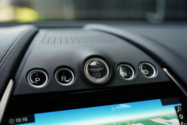 Aston Martin Dbx 4.0 V8 707 / Carbon / Elek. Trekhaak