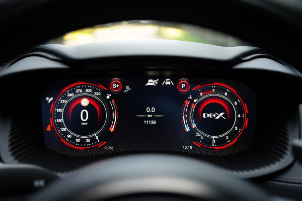 Aston Martin Dbx 4.0 V8 707 / Carbon / Elek. Trekhaak