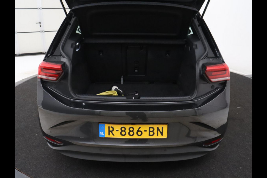 Volkswagen Id.3 Pro 58 kWh | SOH 92.1% | Leder/alcantara | Adaptive cruise | Stuur/stoel verwarming | Carplay | Camera | Park assist | Sfeerverlichting |