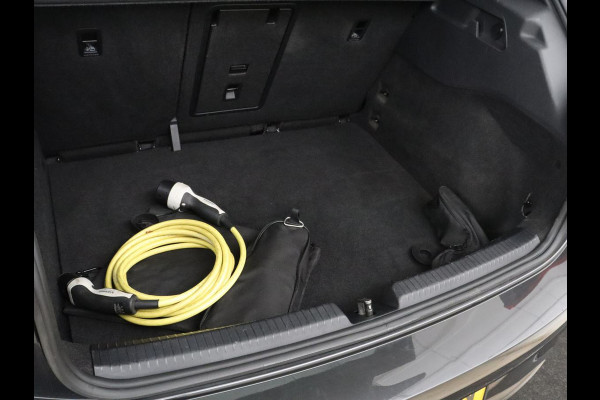 Volkswagen Id.3 Pro 58 kWh | SOH 92.1% | Leder/alcantara | Adaptive cruise | Stuur/stoel verwarming | Carplay | Camera | Park assist | Sfeerverlichting |