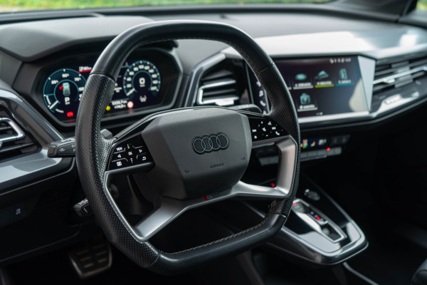 Audi Q4 e-tron 40 / 2x S-line/ Standkachel/ Adaptive Cruise Control/ Head-Up Display/ 150kW (204PK)