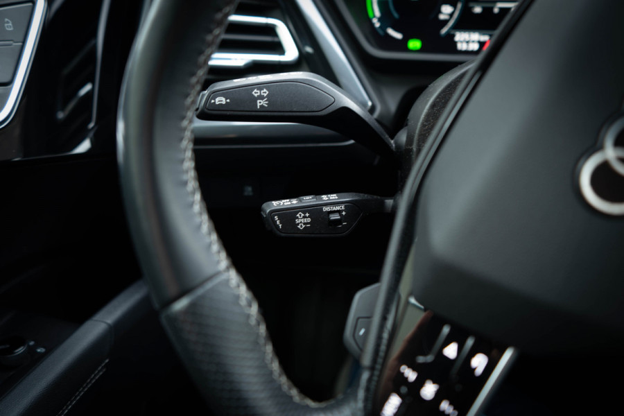 Audi Q4 e-tron 40 / 2x S-line/ Standkachel/ Adaptive Cruise Control/ Head-Up Display/ 150kW (204PK)
