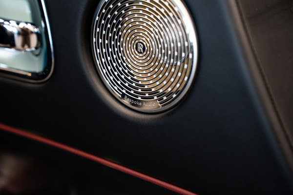 Rolls-Royce Wraith 6.6 V12 *Bespoke Audio / Starlight hemelbekleding / Night-vision / HUD / Surround-View / Keyless*