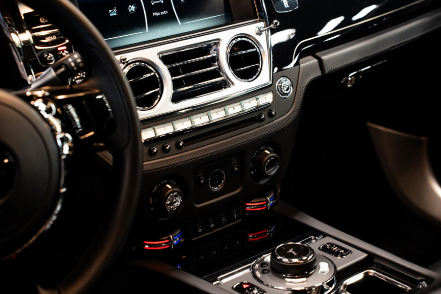Rolls-Royce Wraith 6.6 V12 *Bespoke Audio / Starlight hemelbekleding / Night-vision / HUD / Surround-View / Keyless*