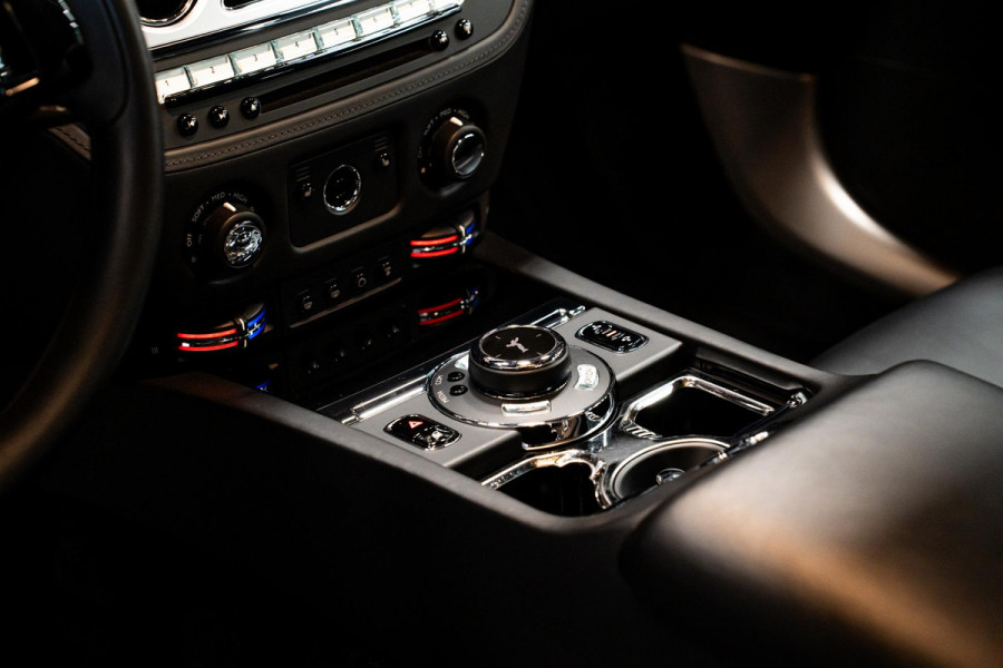 Rolls-Royce Wraith 6.6 V12 *Bespoke Audio / Starlight hemelbekleding / Night-vision / HUD / Surround-View / Keyless*