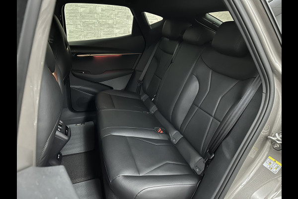 CUPRA Tavascan 286pk Lederen Bekleding | Aero-pack | 77 kWh | Sportstoelen | Winter-Pack | Warmtepomp | Verlengde Fabrieksgarantie | 7x Op Voor Nieuw! | 3-Zone Clima | Verwarmde Voorruit | Keyless-Entry | Sfeerverlichting | Stoelverwarming | Carplay | Stuurverwarming | Getint Glas | 19 inch | Lane-Assist | Camera | Draadloos Laden.