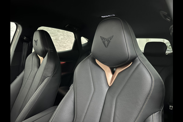 CUPRA Tavascan 286pk Lederen Bekleding | Aero-pack | 77 kWh | Sportstoelen | Winter-Pack | Warmtepomp | Verlengde Fabrieksgarantie | 7x Op Voor Nieuw! | 3-Zone Clima | Verwarmde Voorruit | Keyless-Entry | Sfeerverlichting | Stoelverwarming | Carplay | Stuurverwarming | Getint Glas | 19 inch | Lane-Assist | Camera | Draadloos Laden.
