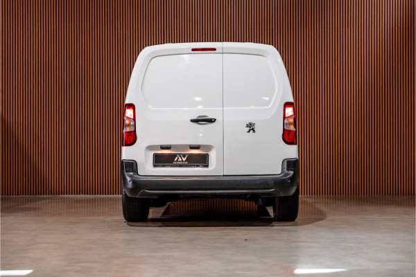 Peugeot Partner 1.5 BlueHDI Long L2H1 | Automaat | CarPlay | Navigatie | F1 Flippers | 3-Zitter | Cruise control | PDC | Dealer onderhouden | Nieuwe APK