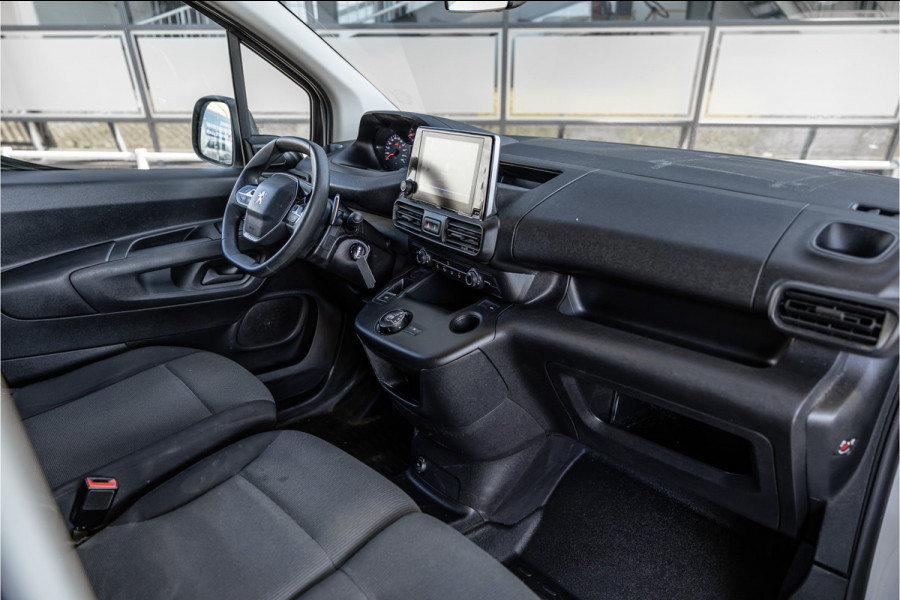 Peugeot Partner 1.5 BlueHDI Long L2H1 | Automaat | CarPlay | Navigatie | F1 Flippers | 3-Zitter | Cruise control | PDC | Dealer onderhouden | Nieuwe APK