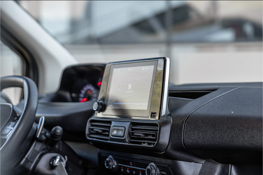 Peugeot Partner 1.5 BlueHDI Long L2H1 | Automaat | CarPlay | Navigatie | F1 Flippers | 3-Zitter | Cruise control | PDC | Dealer onderhouden | Nieuwe APK