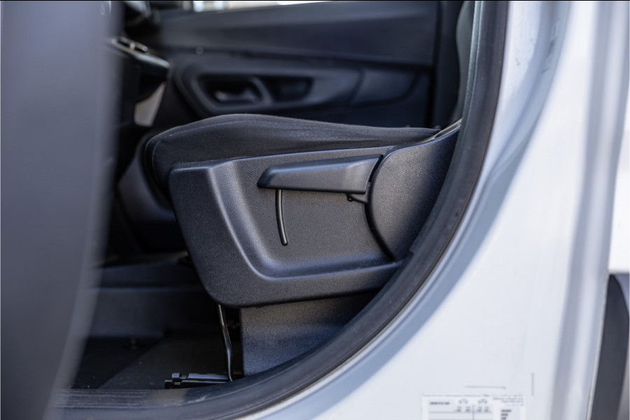 Peugeot Partner 1.5 BlueHDI Long L2H1 | Automaat | CarPlay | Navigatie | F1 Flippers | 3-Zitter | Cruise control | PDC | Dealer onderhouden | Nieuwe APK