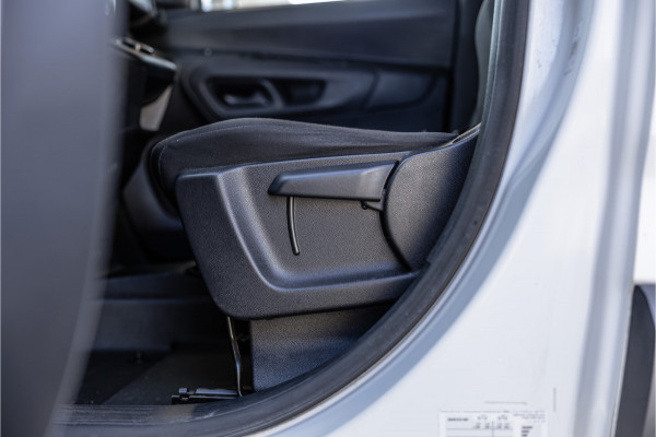 Peugeot Partner 1.5 BlueHDI Long L2H1 | Automaat | CarPlay | Navigatie | F1 Flippers | 3-Zitter | Cruise control | PDC | Dealer onderhouden | Nieuwe APK