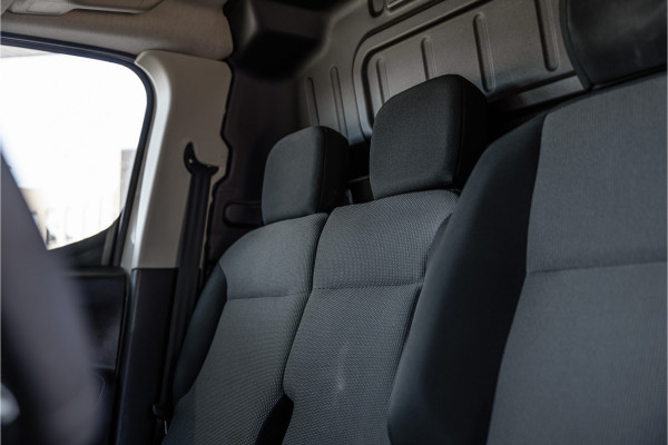 Peugeot Partner 1.5 BlueHDI Long L2H1 | Automaat | CarPlay | Navigatie | F1 Flippers | 3-Zitter | Cruise control | PDC | Dealer onderhouden | Nieuwe APK