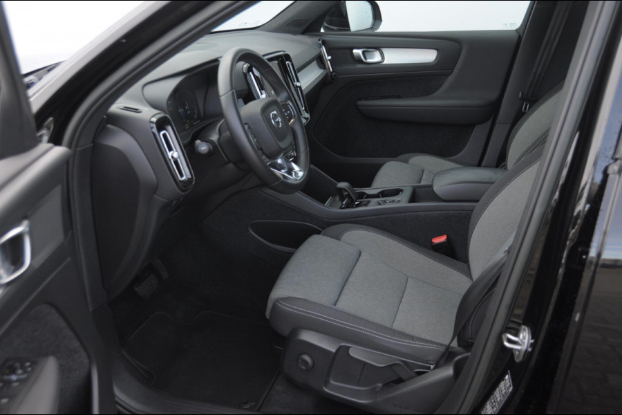 Volvo XC40 T4 211 Automaat Plug-in hybrid Bright / Cruise control / Parkeersensoren met camera / Keyless entry / Elektrische achterklep / Climate Control / Apple carplay /